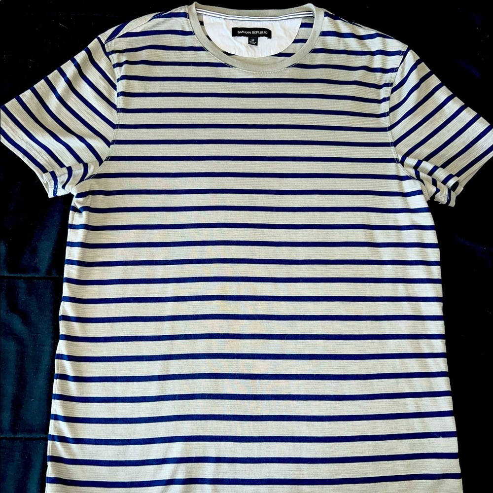 Mens banana Republic T-Shirt. Size medium worn once.